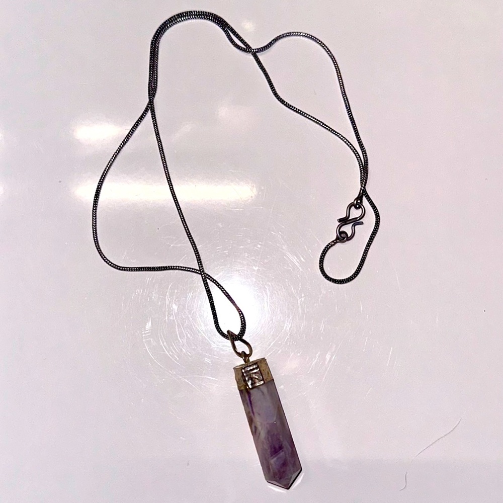 Necklace with natural stone